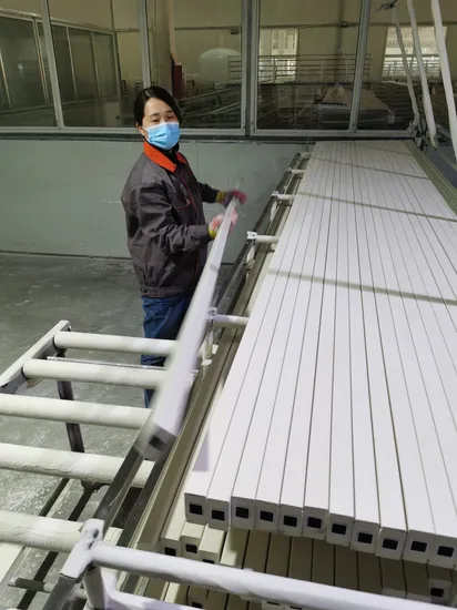 美しい価格のリビングルーム用PVCシャッタートップ/ボトムピボットアクセサリー